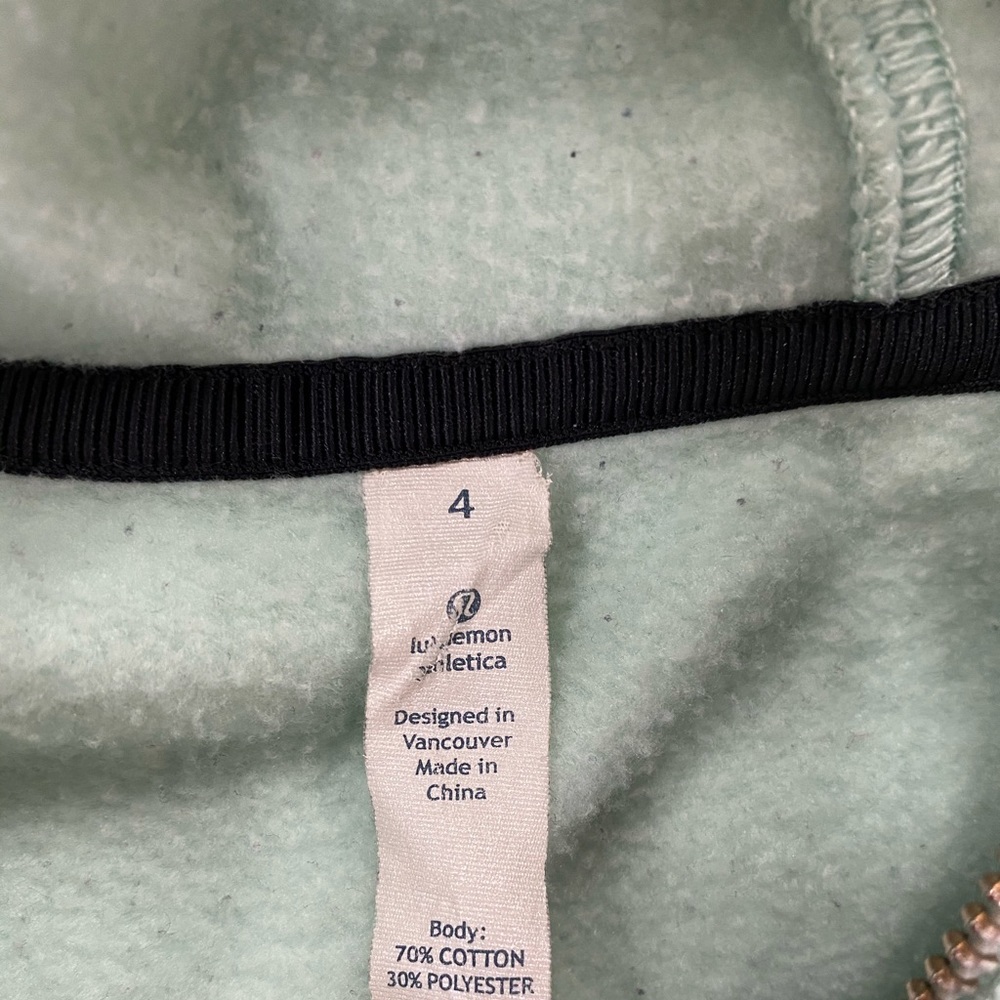 Lululemon - Picture 2 of 2